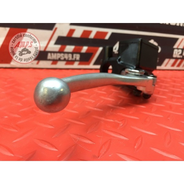 Maitre cylindre de frein avant 