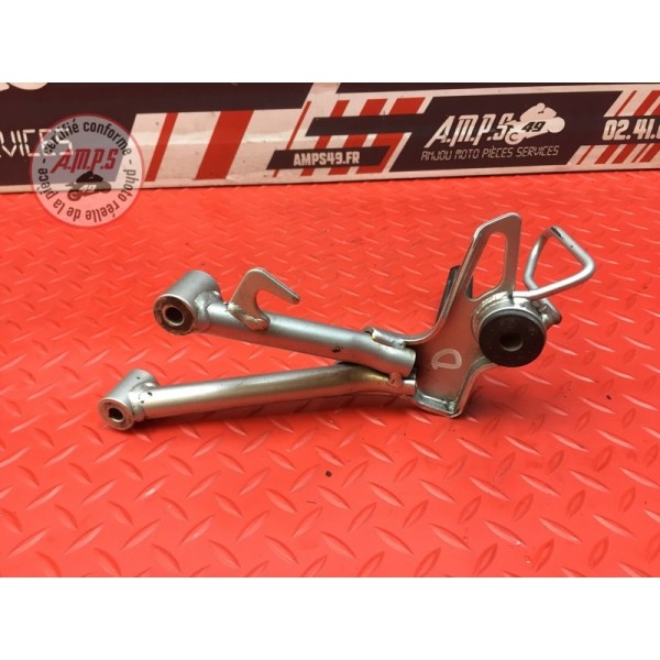 Platine repose pied passager droite 