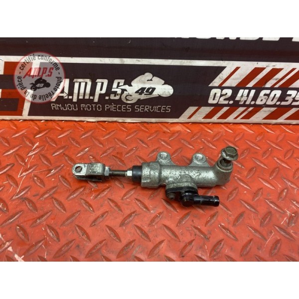 Maitre cylindre de frein arriere 