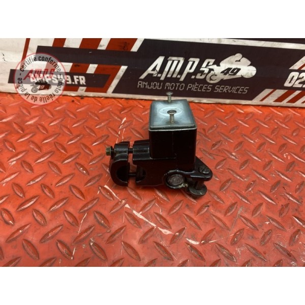 Maitre cylindre de frein avant 