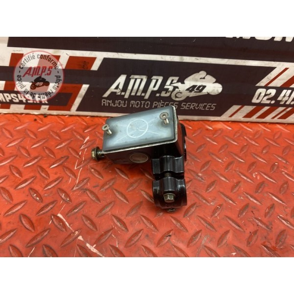 Maitre cylindre de frein avant 