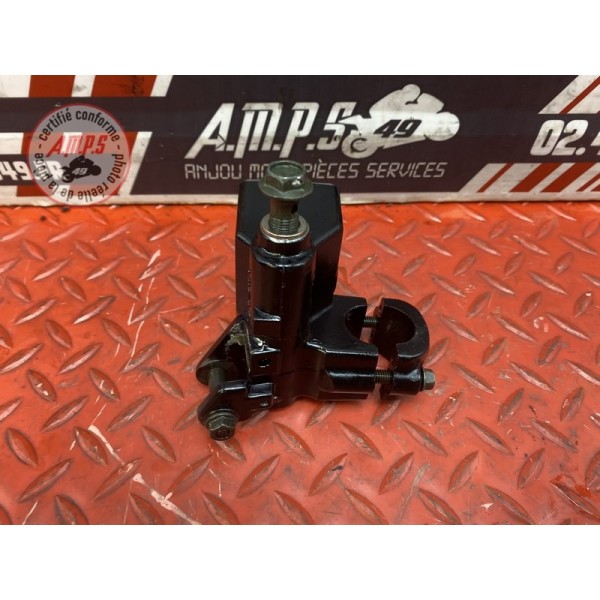 Maitre cylindre de frein avant 