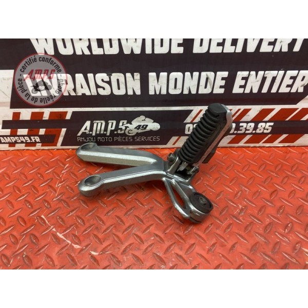 Platine repose pied passager droite 