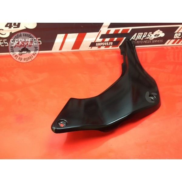 Cache plastique avant gauche 