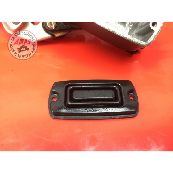 Maitre cylindre de frein avant 