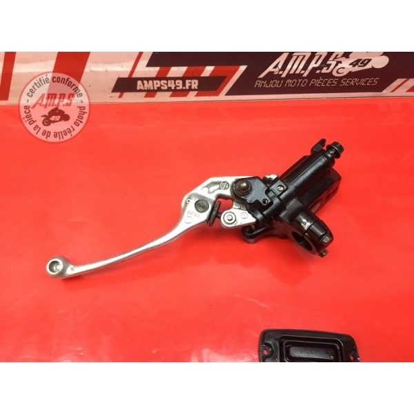 Maitre cylindre de frein avant 