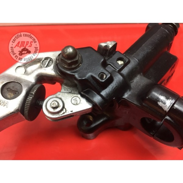 Maitre cylindre de frein avant 