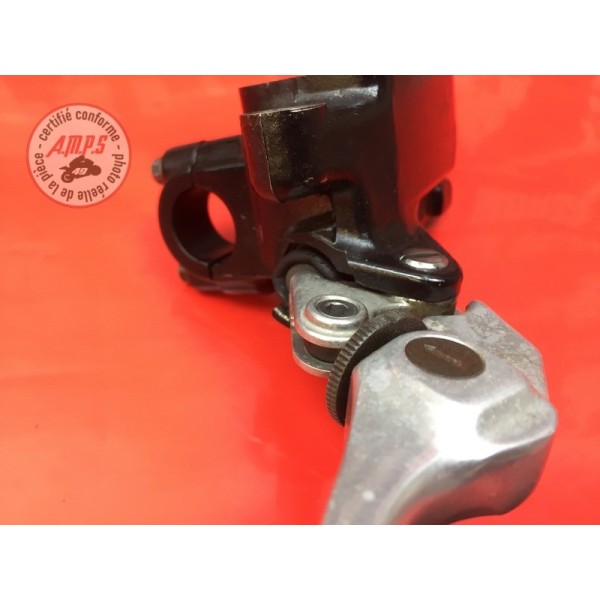 Maitre cylindre de frein avant 