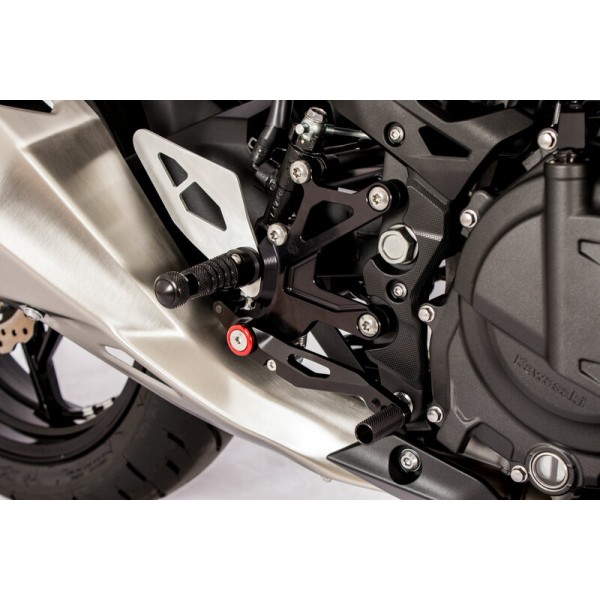 Commandes reculées GILLES TOOLING FXR noir Kawasaki Ninja 400