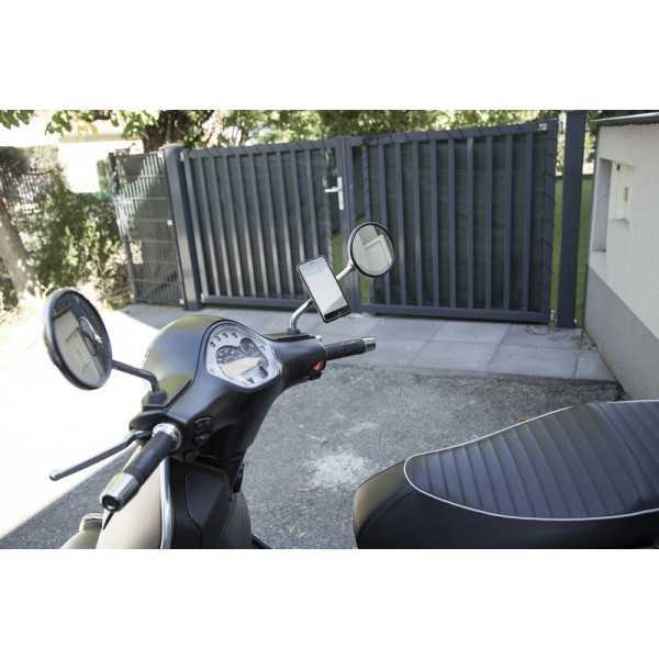 Pack complet SP-CONNECT Moto Bundle fixé sur rétroviseur iPhone 8+/7+/6S+/6+