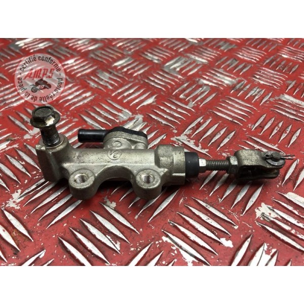 Maitre cylindre de frein arriere 