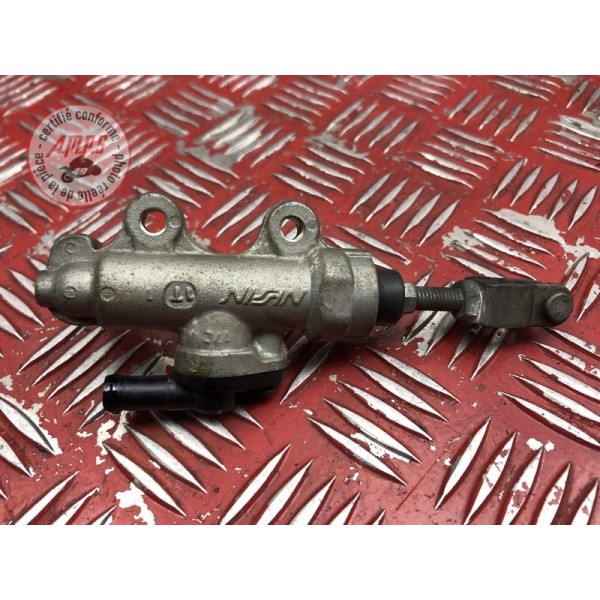 Maitre cylindre de frein arriere 