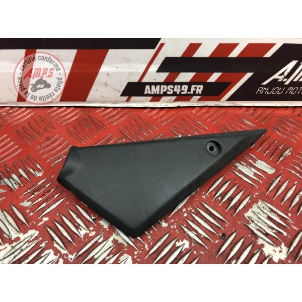 Cache plastique avant gauche 