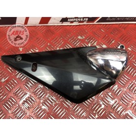 Cache plastique sous selle droit 