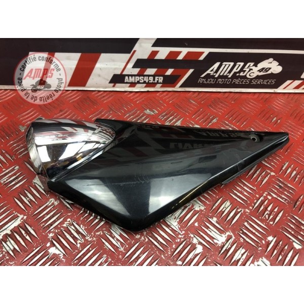 Cache plastique sous selle gauche 