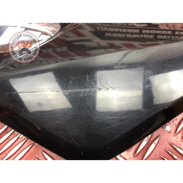 Cache plastique sous selle gauche 