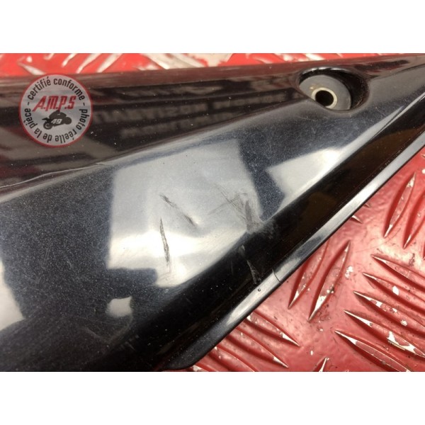 Cache plastique sous selle gauche 