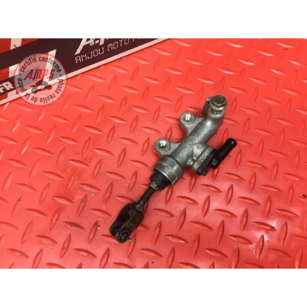 Maitre cylindre de frein arriere 