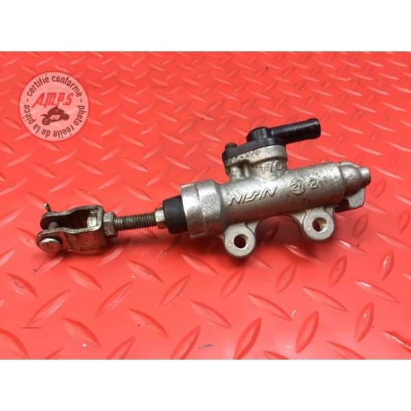 Maitre cylindre de frein arriere 