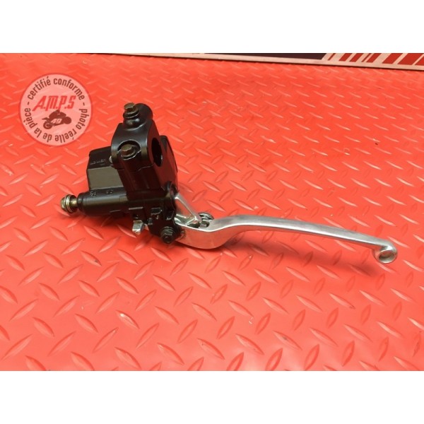 Maitre cylindre de frein avant 