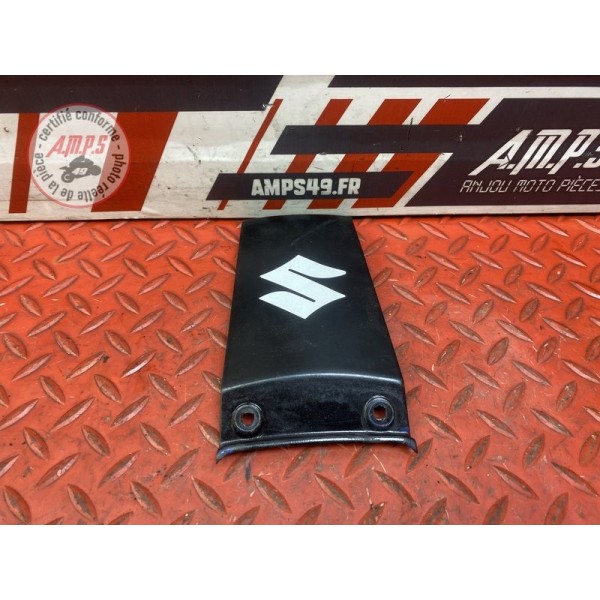 Cache plastique arriere centrale 