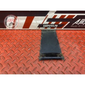 Cache plastique arriere centrale 