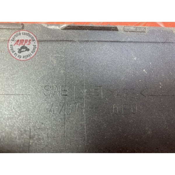 Cache plastique arriere centrale 