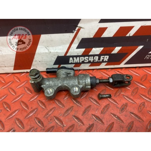 Maitre cylindre de frein arriere