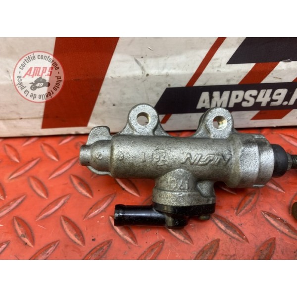 Maitre cylindre de frein arriere 