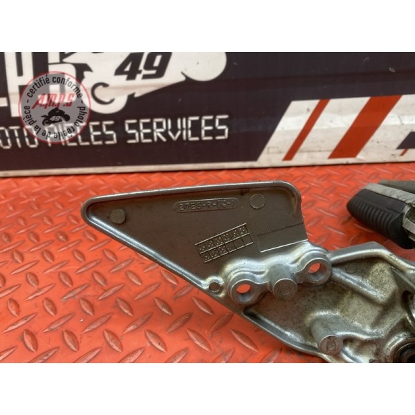 Platine repose pied droite 