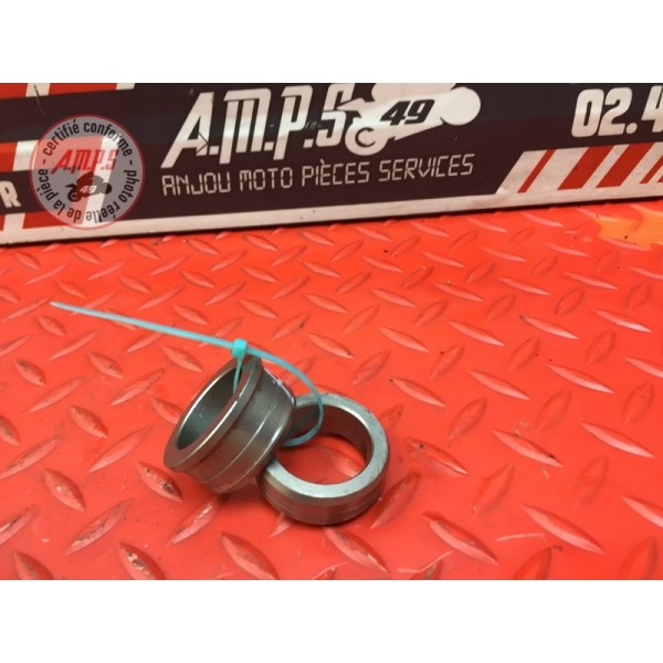 Entretoise d'axe de roue arriere 