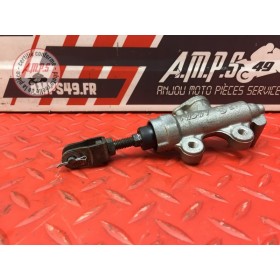 Maitre cylindre de frein arriere 