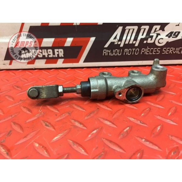 Maitre cylindre de frein arriere 