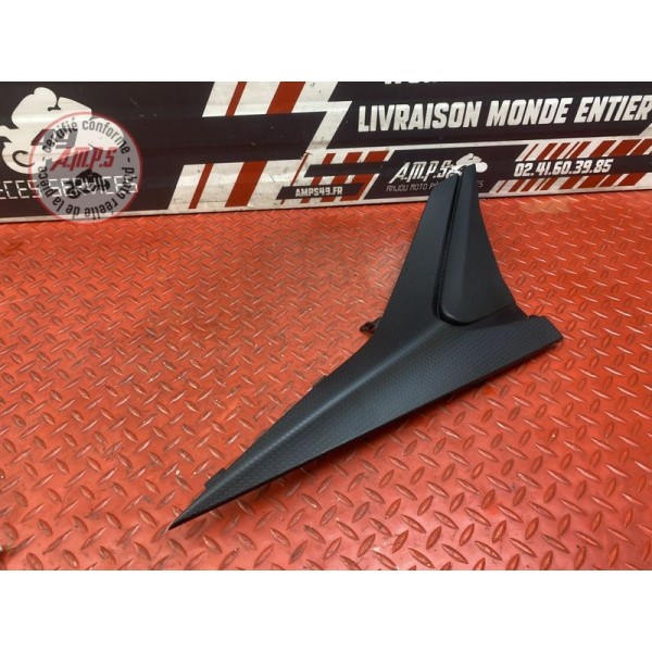 Cache plastique sous selle droit 