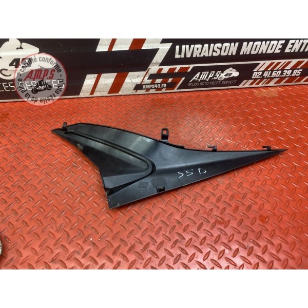 Cache plastique sous selle droit 