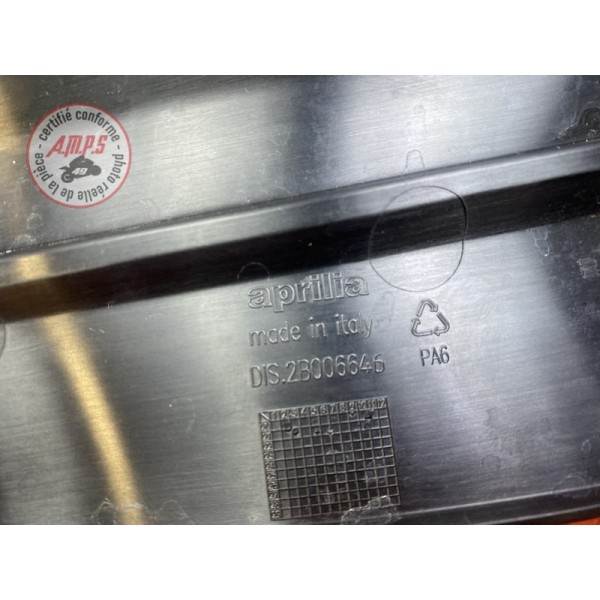 Cache plastique sous selle gauche 