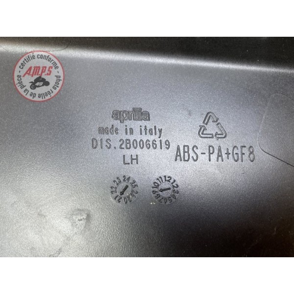 Cache sur flanc de carénage gauche 