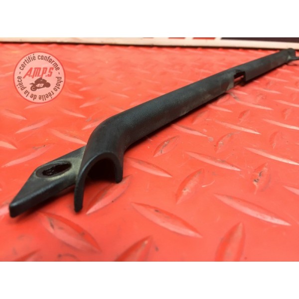 Passe durite sur bras oscillant 