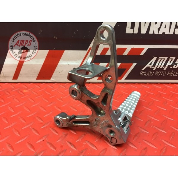 Platine repose pied droite 