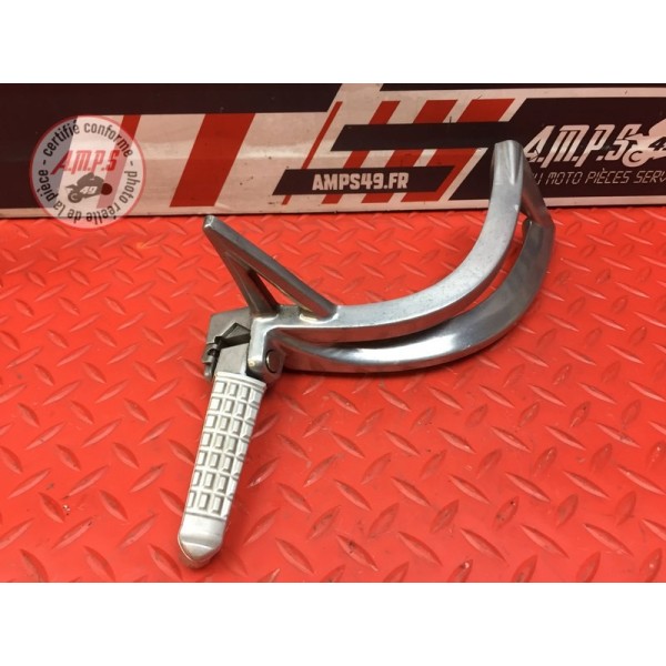 Platine repose pied passager droite 