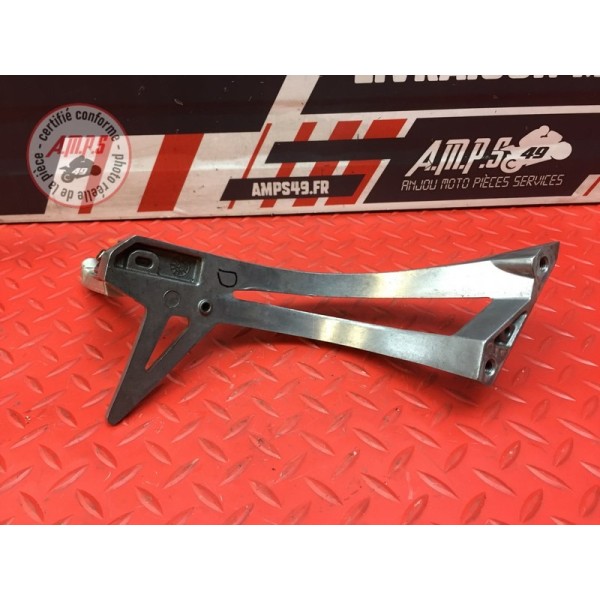 Platine repose pied passager droite 