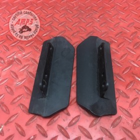 Support plastique pour bas de garde boue av D+G 