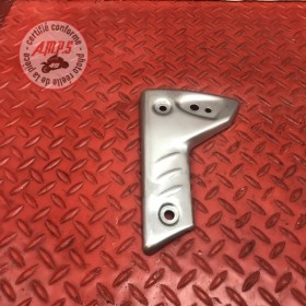 Ecope de radiateur gauche 