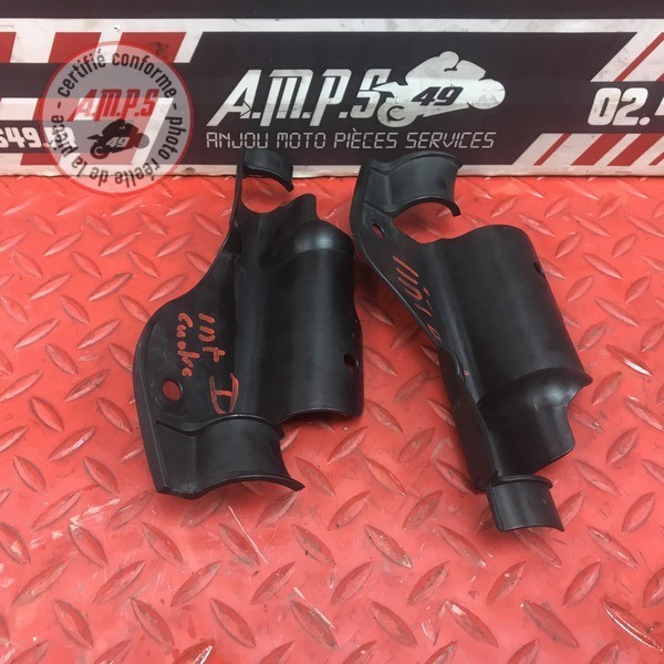 Cache plastique sur cadre 