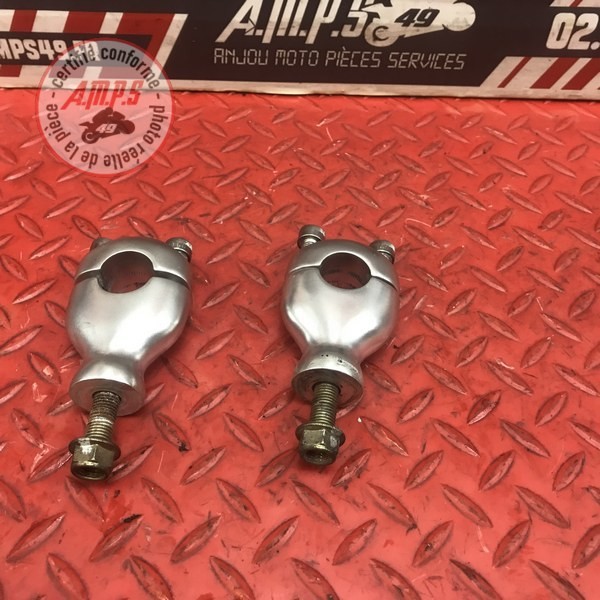 Pontet de guidon non d origine 