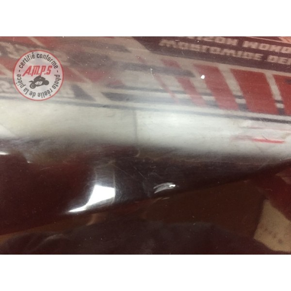 Cache sous reservoir droit 