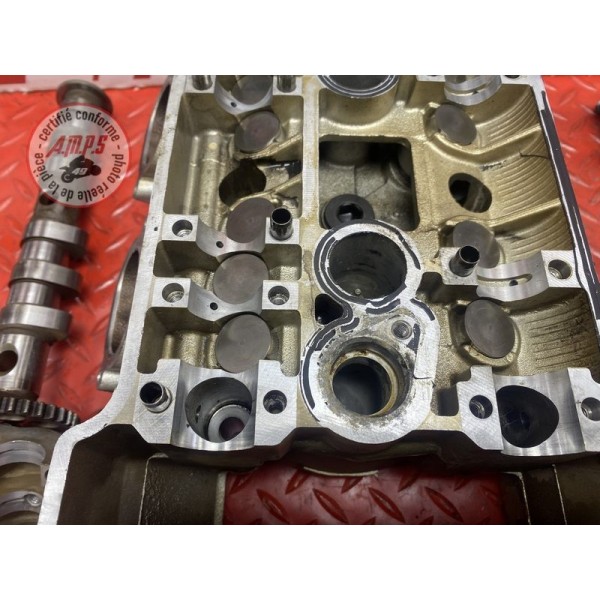 Culasse avec arbre a came 