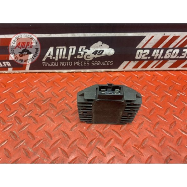 Regulateur de tension 