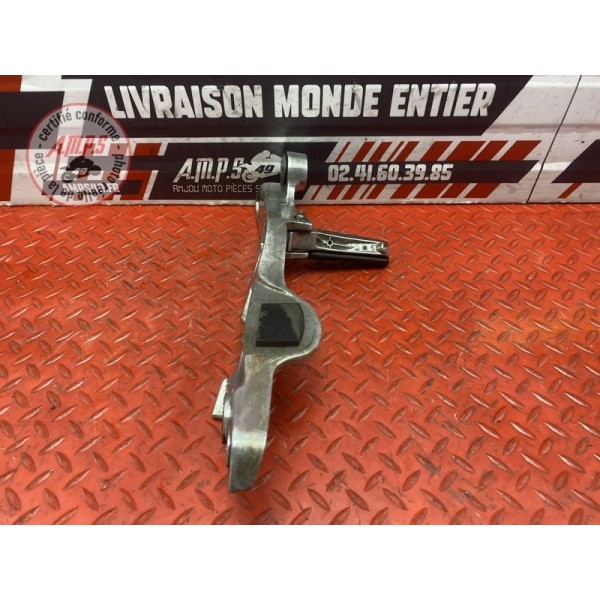 Platine repose pied passager droite 