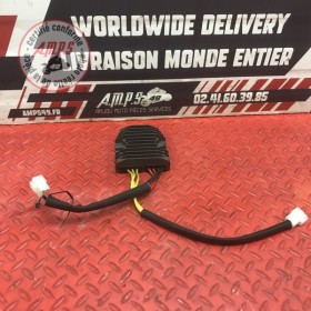 Regulateur de tension 